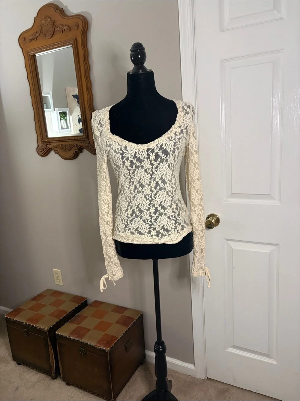 Anthropologie Cream Floral Lace Scoop-Neck Top
